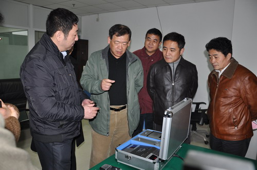 叶重耕副市长视察创业园